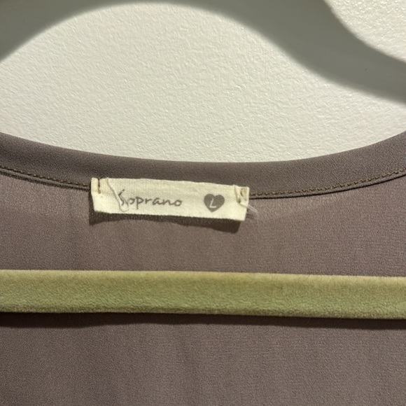 Soprano Gray Short Sleeve Blouse Sz L - Picture 5 of 5